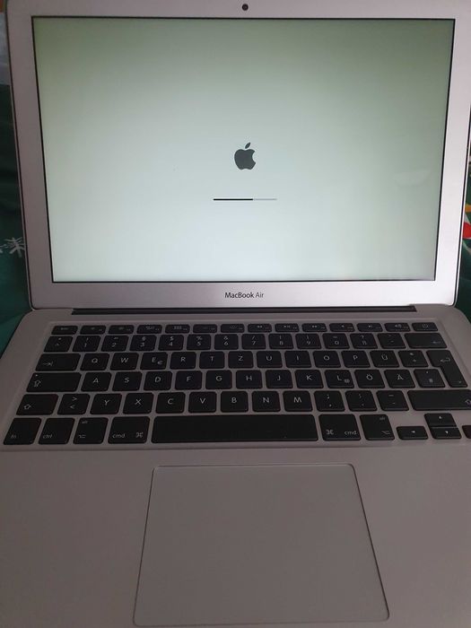 Sprzedam macbook 1466