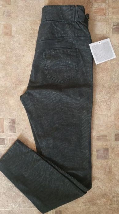 Новые фирменные штаны джинсы легинсы (джегинсы) М/Л