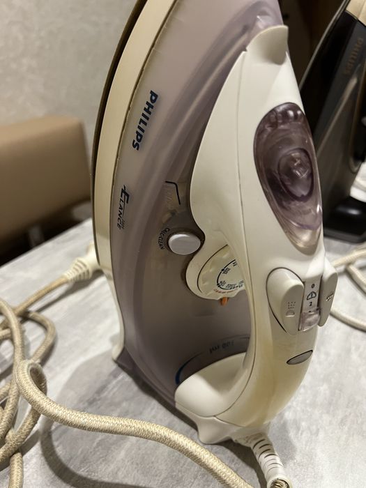 Утюг PHILIPS и утюг СССР