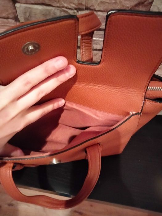 Mala de mão castanha