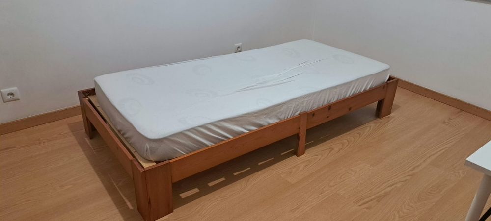 Sofá + cama + colchão