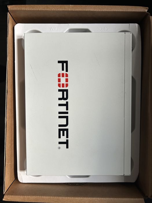 Fortinet FortiGate 60E – firewall / router VPN + zasilacz i kabel