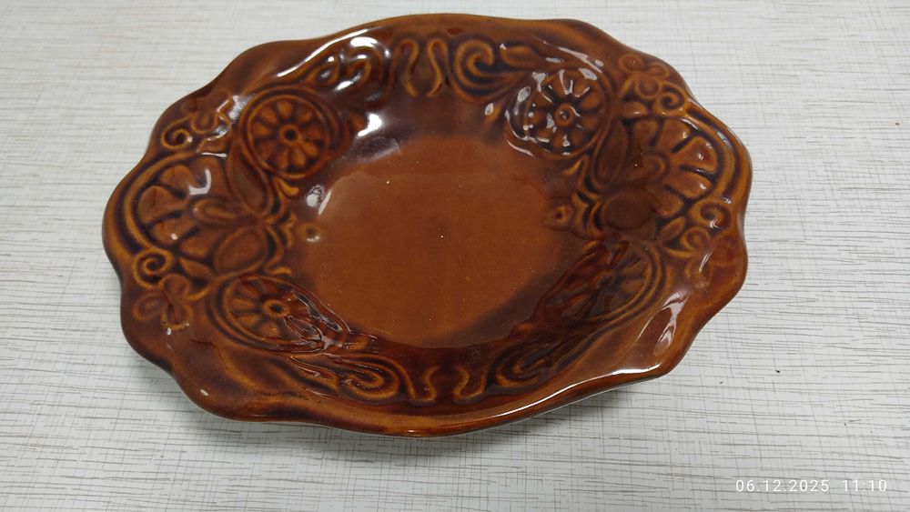 Тарілка, блюдо вінтажна васильківська майоліка