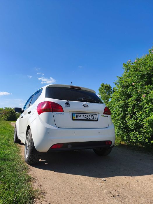 Kia Venga 2010 VIN TMAEG811AAJ034032 фото оголошення 18 з 20
