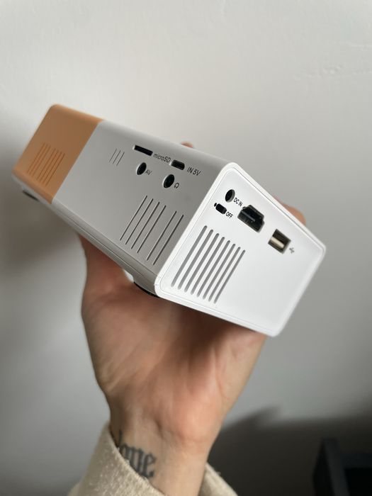 Selling Mini Projector447380950877491201