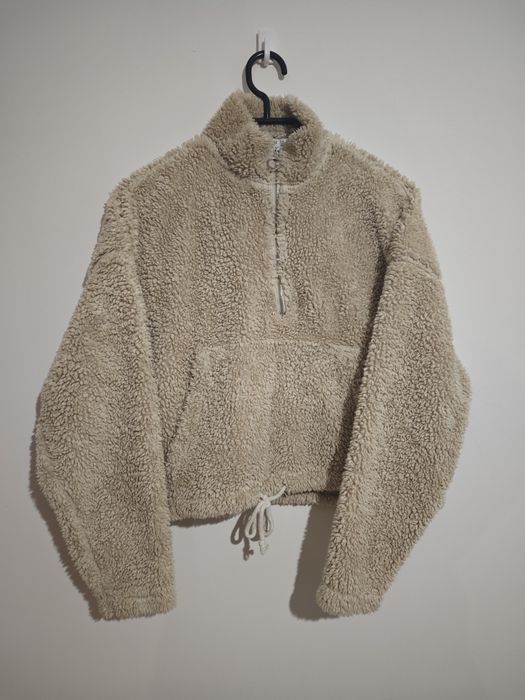 Ciepła bluza typu Miś rozmiar M Stradivarius miękka na zimę, viral