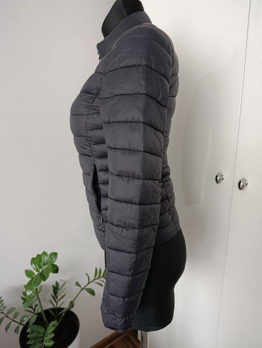 Ładna kurtka pikowana damska marki Reserved rozmiar 34/36