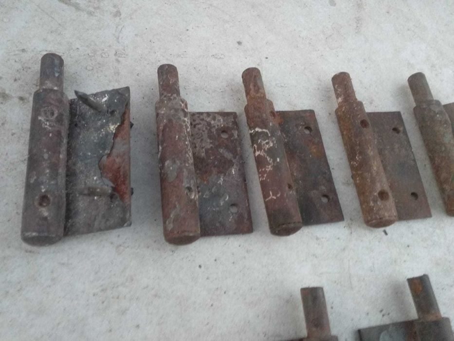 Zawias stalowy trzpień 8mm