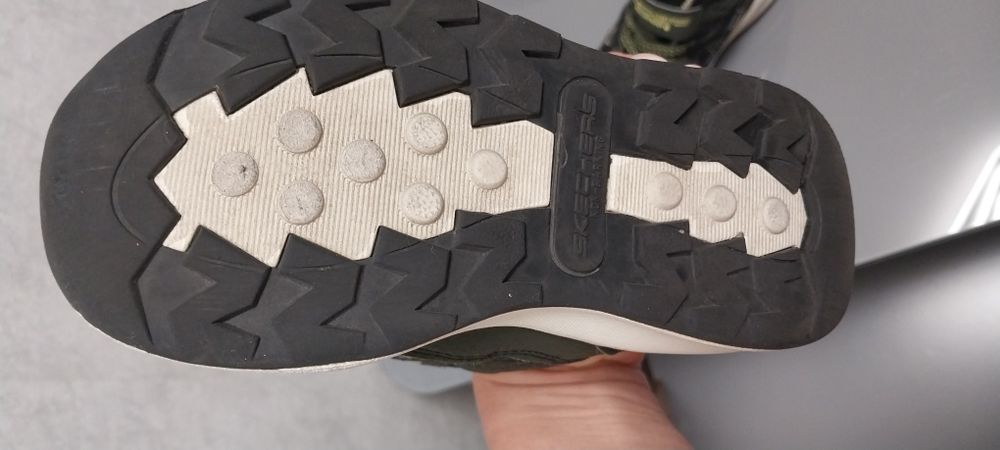 Осенние ботинки skechers