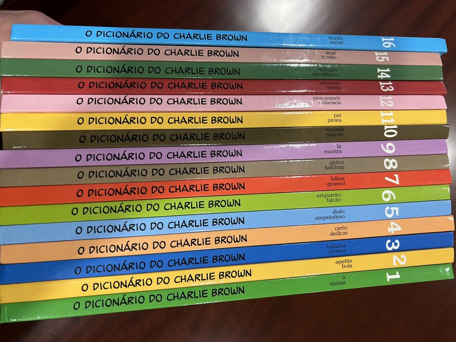 O Dicionário do Charlie Brown (coleção completa de A a Z, 16 livros)