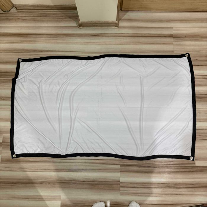 Ekran do projektora (Simple Projection Screen)