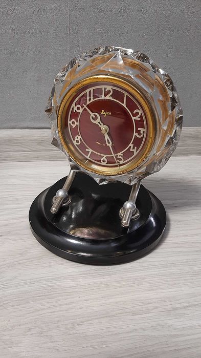 Часы Маяк настольные советские СССР