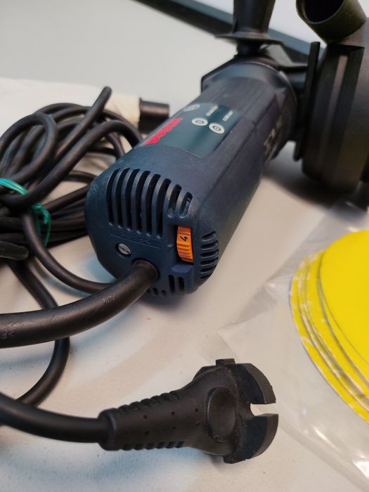 Lixadeira excêntrica Bosch  GEX 150 ACE com regulação de velocidade