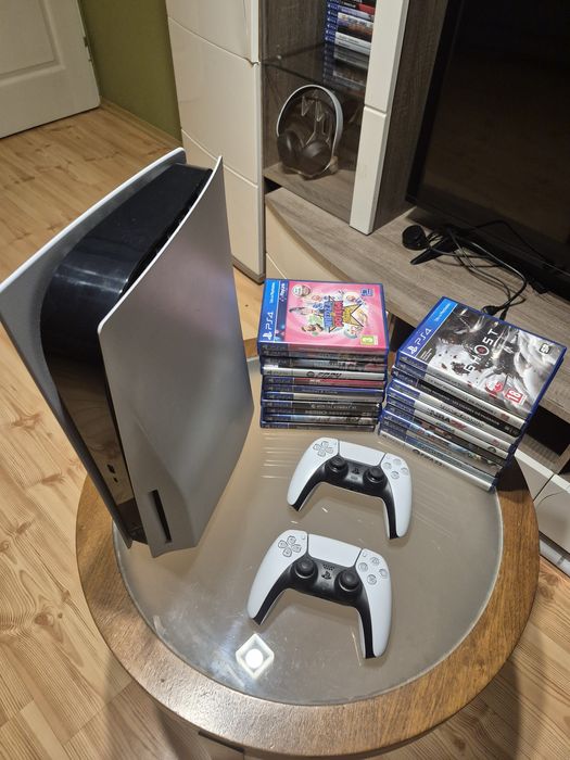PlayStation 5 Ps5 z napędem. Stan idealny. Pad, gry