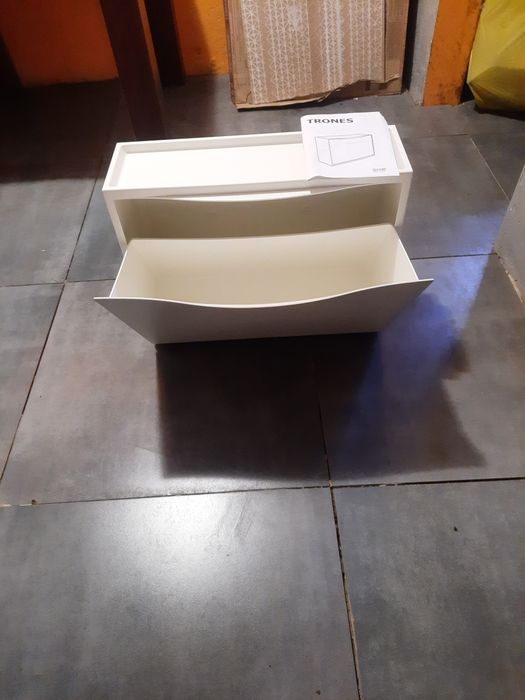 Szafka na buty może być wisząca