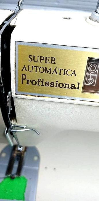 Máquina de Costura Super Automática