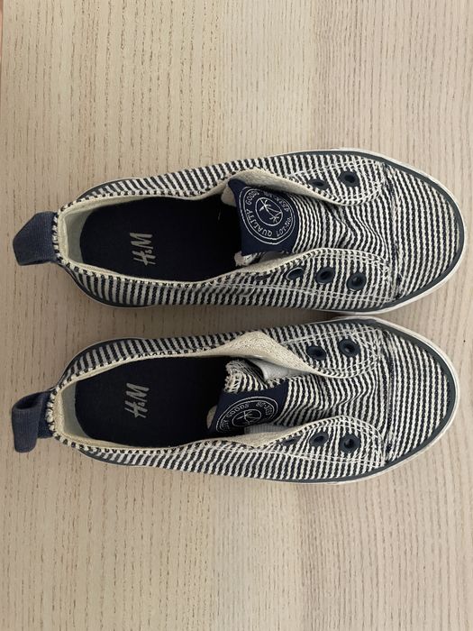 Tenis H&M tamanho 26