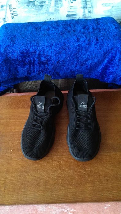 Чёрные кроссовки Stream 37-й размер, 23см стелька прекрасное состояние
