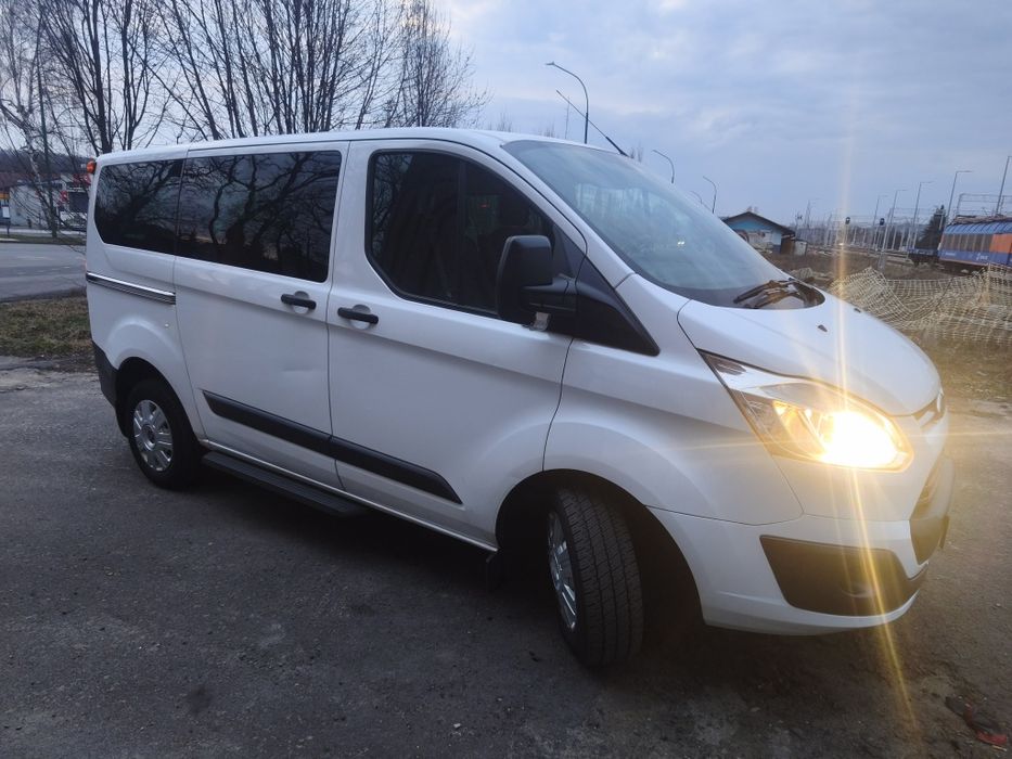 Ford Transit custom 2013 rok 9 osobowy stan bardzo dobry