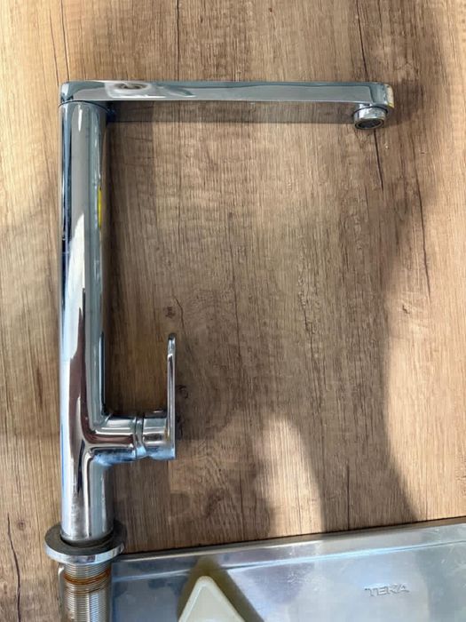 Змішувач кухонний Ferro , б/у