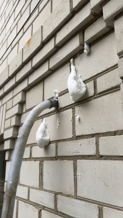 Утеплення Піноізолом Задувка воздушной подушкі стін та горищ