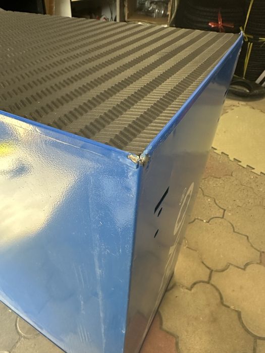 Szafki warsztatowale GEKO uderzone w transporcie