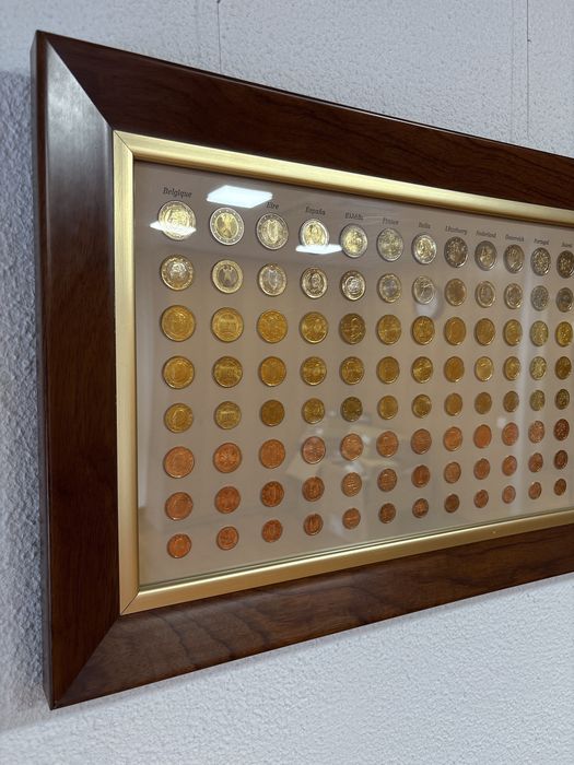 Quadro com moedas do euro 2002