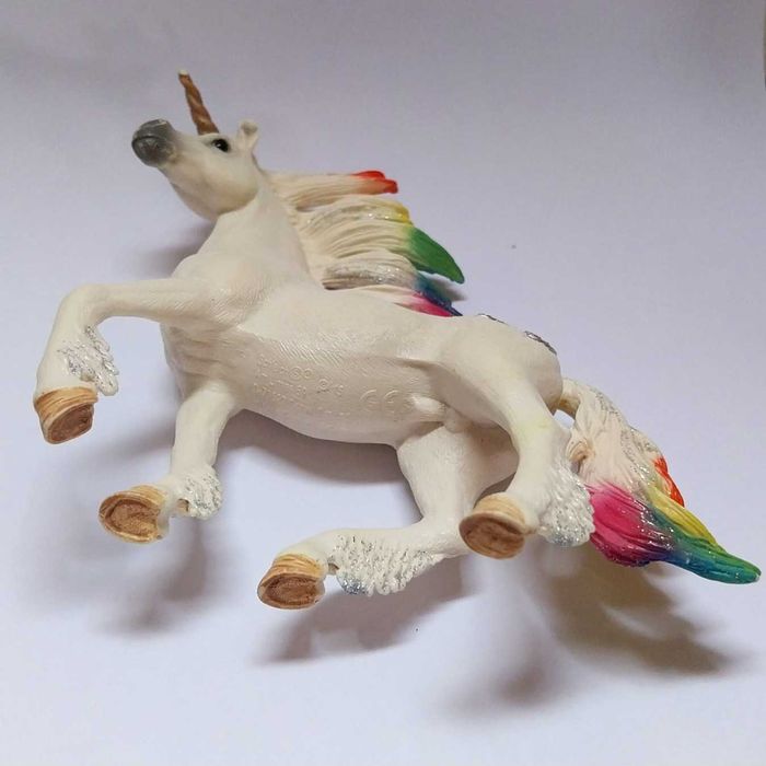 Cavalo Schleich, Unicórnio Arco-Íris, série Bayala