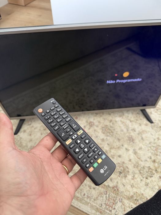 TV LG 32” Smart TV