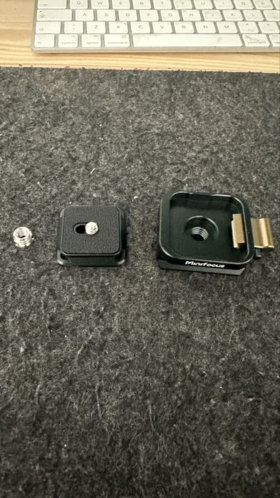 Minifocus quick release plate