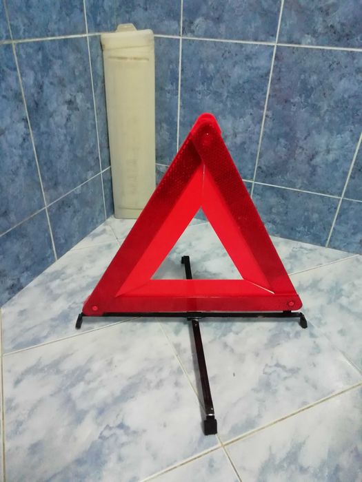 Triângulos para sinalização rodoviária