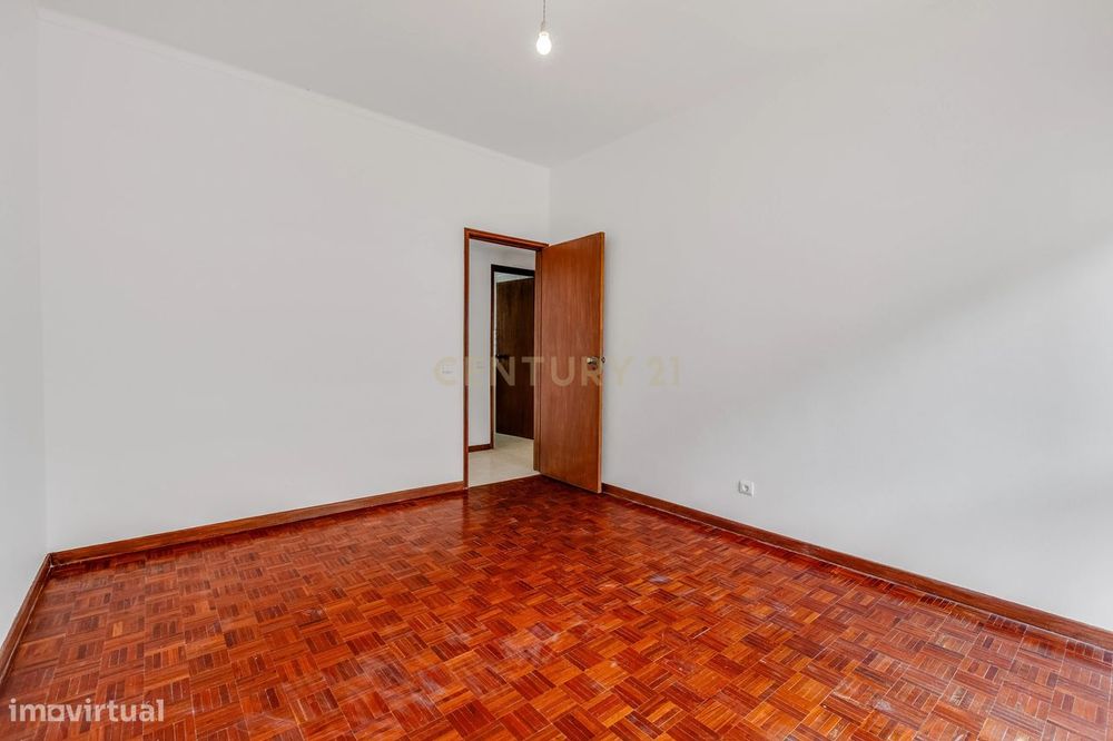 Apartamento T 4  em Faro no centro da cidade a 300m do mercado Municip