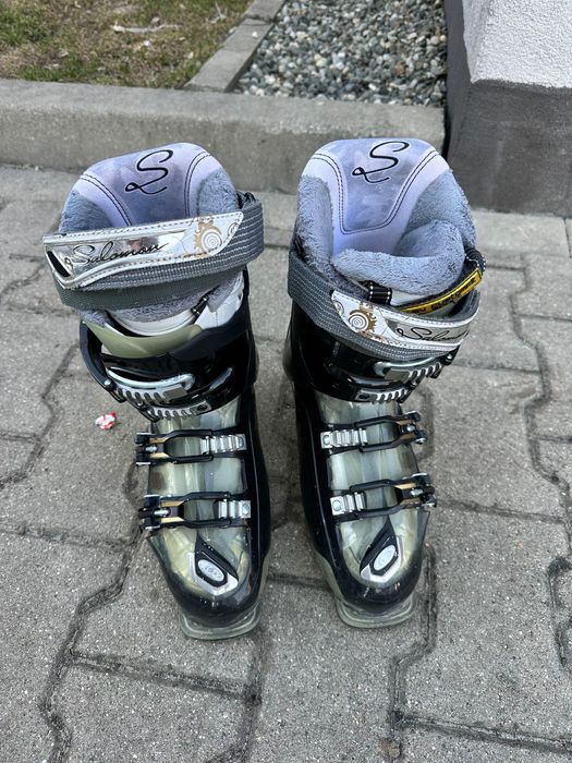 Sprzedam sprzęt narciarski - narty, buty