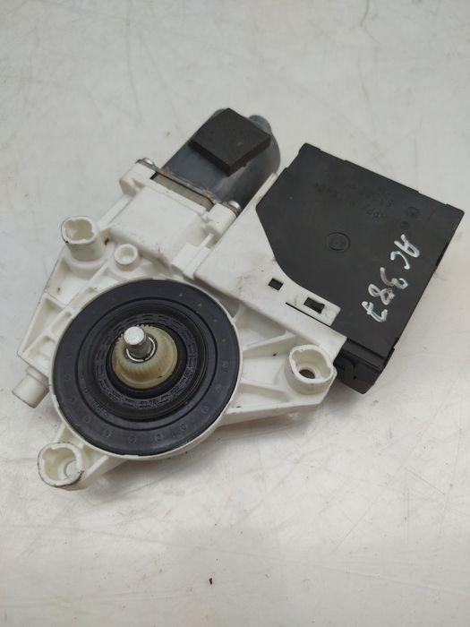 Motor vidro frente direito AUDI A3 (8P1)