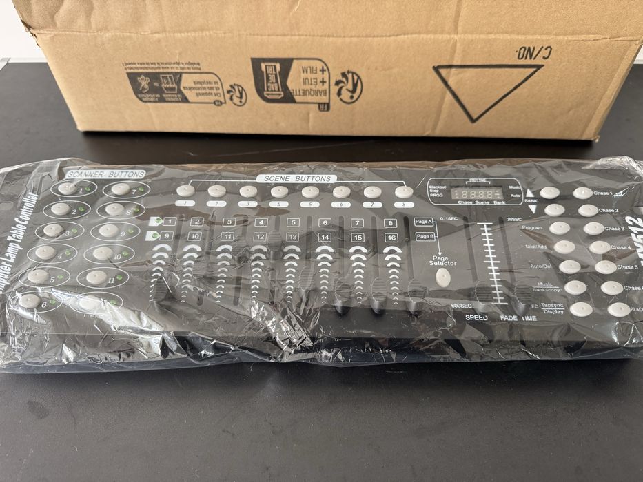 lightmaXX DMX Controller FORGE 192 NOVO Na caixa