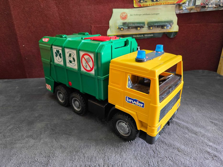 Śmieciarka volvo Bruder