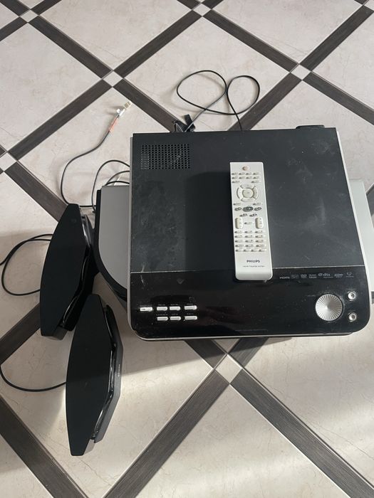 Продам домашній кінотеатр Philips hts 6510 б/у у відмінному стані.