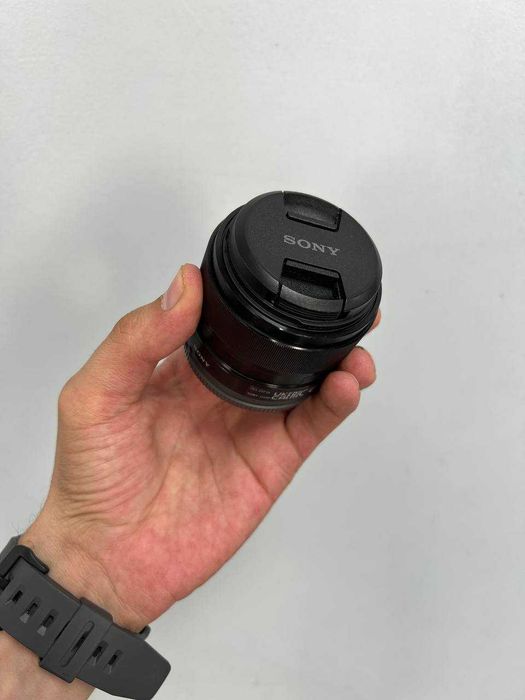 Обʼєктив Sony E 35mm f/1.8 OSS (SEL35F18) для кроп Sony E-mount