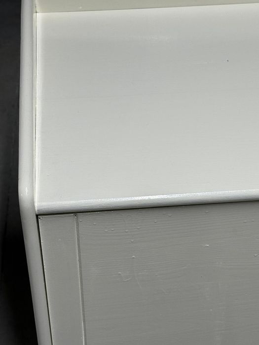 Cómoda branco sujo/beje