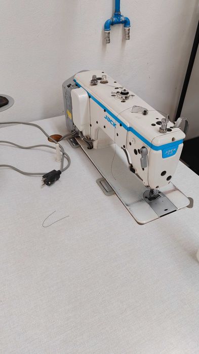 Máquina de costura industrial eletrónica de ponto preso JACK A6F