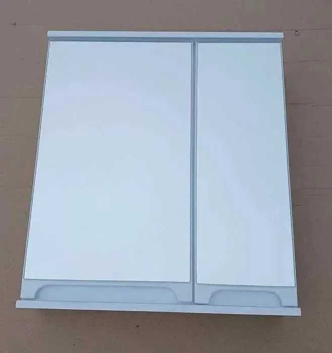 Новое зеркало в ванну с двумя пеналами и подсветкой. Косметика, макияж