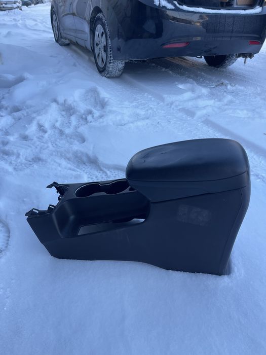 Подлокотник Хюндай Елантра