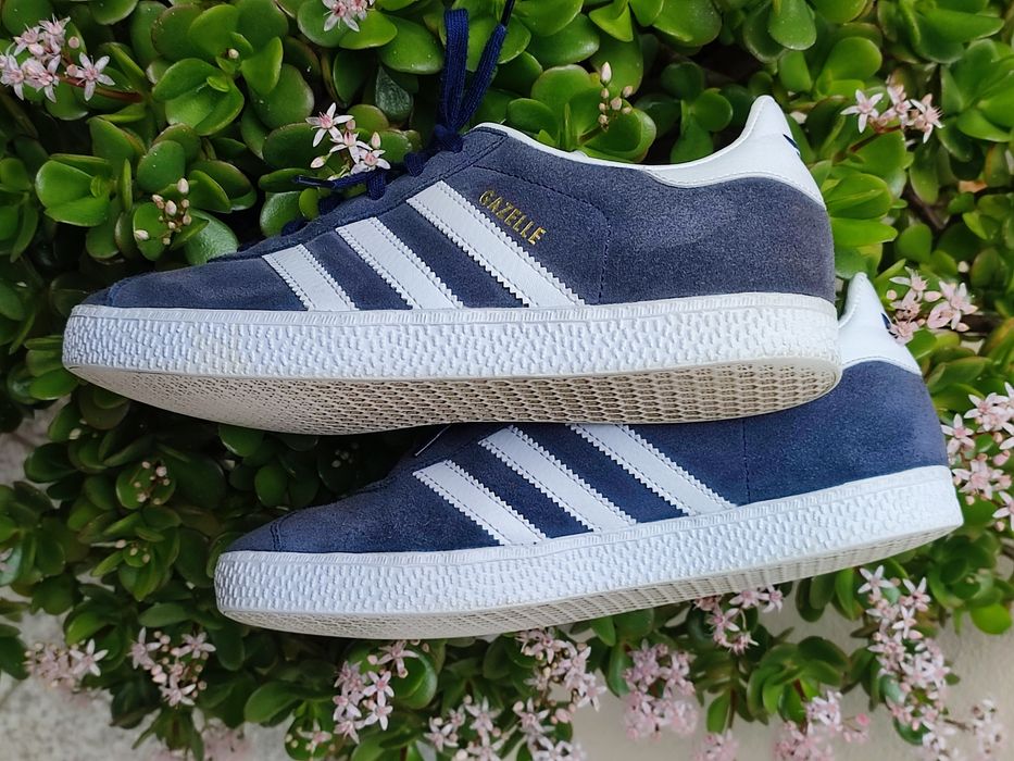 Sapatilhas GAZELLE UNISEX - cor collegiate navy / footwear white