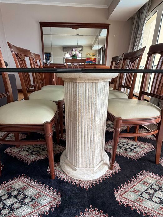 Mesa de jantar pés em marmore tampo de vidro