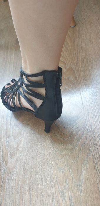 Buty na obcasie 7 cm. Szpilki. Czarne. Rozm. 37