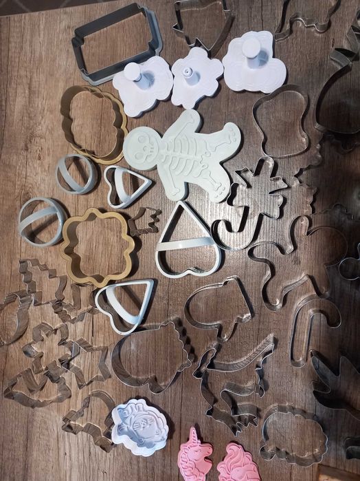 Moldes para fazer biscoitos e pão de gengibre.