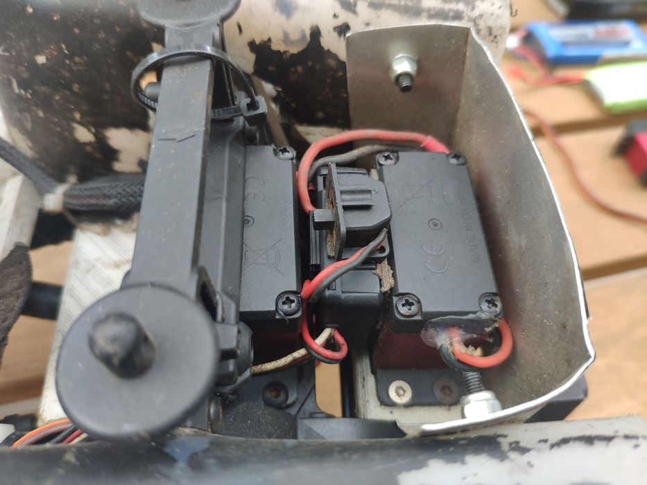 Model Trial 1/10 trx4 axial bezszczotka + pakiety zestaw