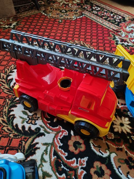 Машинки великі іграшки