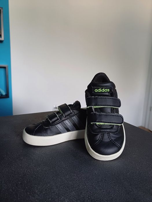 Trampki Adidas czarne chłopięce rozm 22 dł. wkładki. 14cm