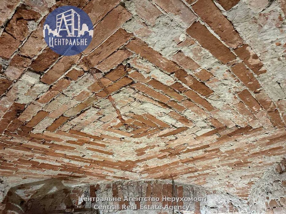 Продається нежитлове приміщення в центральній частині м. Чернівці